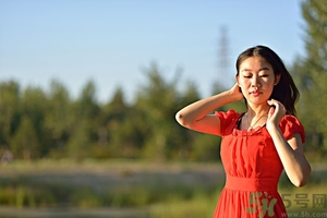 頭發(fā)枯黃稀少怎么辦？頭發(fā)又黃又少怎么辦？