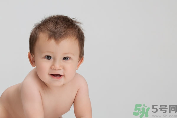 寶寶掉頭發(fā)是什么原因？寶寶掉頭發(fā)是怎么回事？