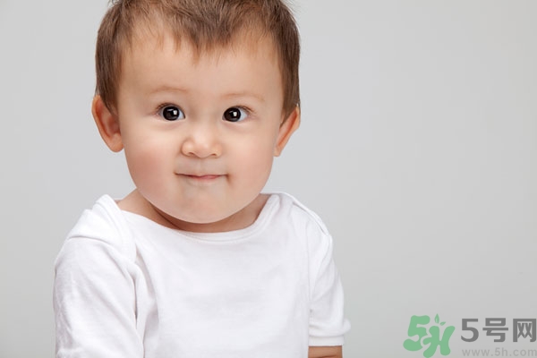 寶寶掉頭發(fā)是什么原因？寶寶掉頭發(fā)是怎么回事？