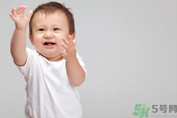 寶寶掉頭發(fā)是什么原因？寶寶掉頭發(fā)是怎么回事？