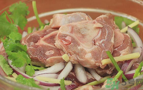 秋天可以吃羊肉嗎？秋天適合吃羊肉嗎？