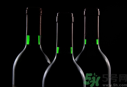 葡萄酒發(fā)酵過程中需要攪拌嗎?葡萄酒發(fā)酵多長(zhǎng)時(shí)間
