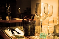 葡萄酒發(fā)酵過程中需要攪拌嗎?葡萄酒發(fā)酵多長(zhǎng)時(shí)間