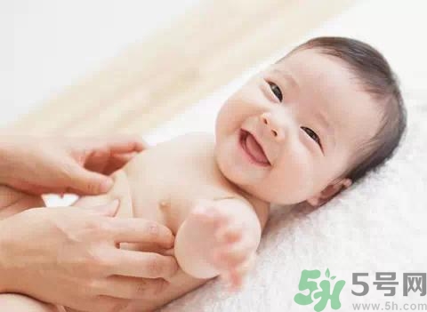 新生兒肚臍眼出血怎么辦？新生兒肚臍脫落會疼嗎？