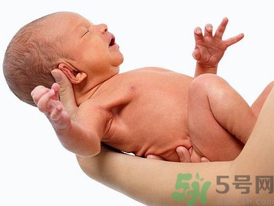 新生兒為什么那么丑？新生兒越丑越好嗎？
