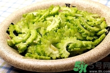新鮮苦瓜片和干苦瓜片泡水哪個好？苦瓜片泡水喝的功效