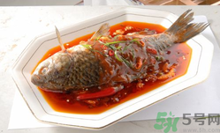 鯽魚死了一夜能吃嗎？鯽魚死了一天能吃嗎？