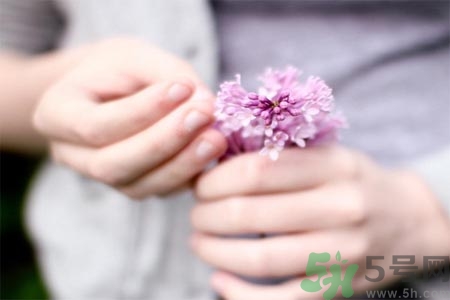 擦護(hù)手霜能預(yù)防凍瘡嗎？手長凍瘡擦什么護(hù)手霜比較好？