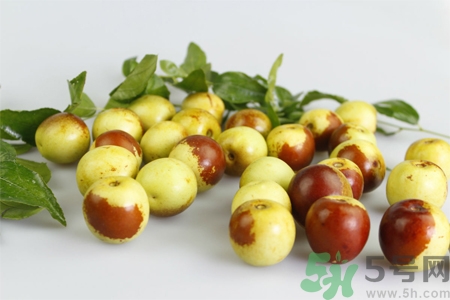 冬棗用什么泡會(huì)變紅？冬棗用糖水泡是真的嗎？