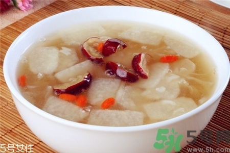 冬天喝什么湯？冬天喝什么湯能暖身體？
