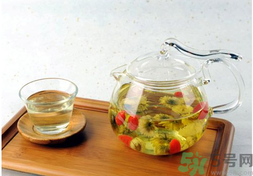 菊花茶可以天天喝嗎？菊花茶喝多了會(huì)怎么樣？