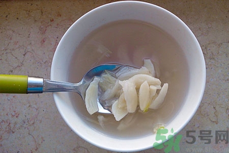 寶寶咳嗽喝大蒜水有用嗎？小孩咳嗽能喝大蒜水嗎？