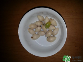 白果可以放微波爐嗎？白果放微波爐轉(zhuǎn)幾分鐘？