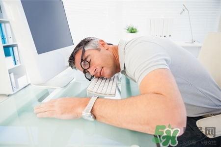 每天睡8小時(shí)早死靠譜嗎？睡眠時(shí)間超8小時(shí)易死亡