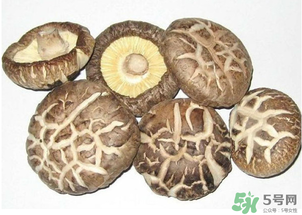 干香菇發(fā)霉了還能吃嗎？干香菇發(fā)霉怎么處理？