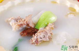 排骨湯燉多久最好？排骨湯燉怎么燉最好喝？