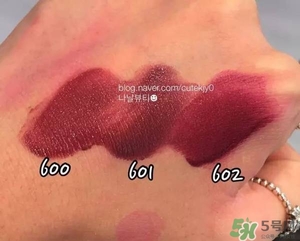 阿瑪尼小胖丁唇釉哪個色最火？阿瑪尼小胖丁唇釉保留了紅管的哪個色？