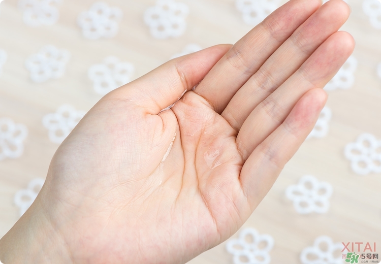 伊詩(shī)露櫻桃爽膚水怎么樣？esthe dew櫻桃水好用嗎？