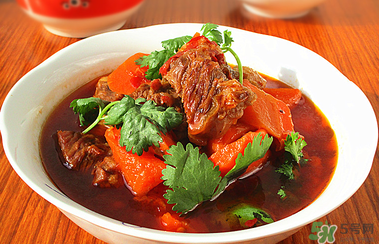 牛肉可以和胡蘿卜一起吃嗎？牛肉和胡蘿卜能一起吃嗎？