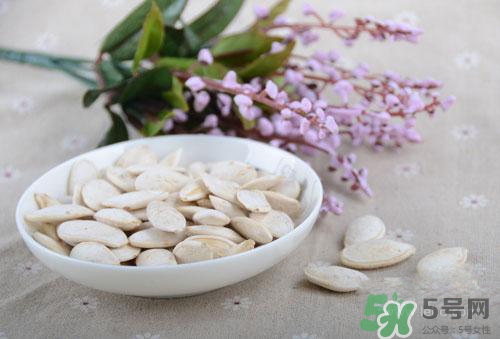 南瓜子和葵花籽哪個(gè)好？南瓜子和葵花籽區(qū)別？