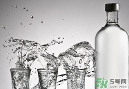 一喝白酒就胃疼怎么回事？一喝白酒就胃疼怎么辦？