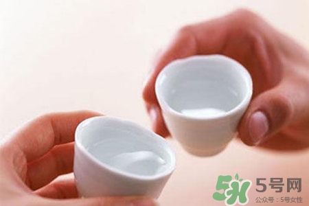 喝白酒能解牙痛嗎？牙痛能喝白酒嗎？