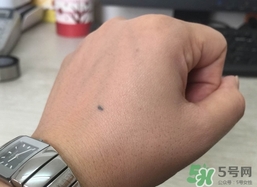 孔鳳春輕透修顏水粉霜多少錢(qián)?孔鳳春輕透修顏水粉霜價(jià)格