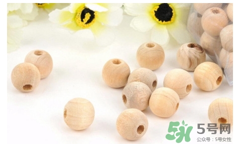 樟腦丸對(duì)嬰兒有害嗎？樟腦丸對(duì)寶寶有什么危害？