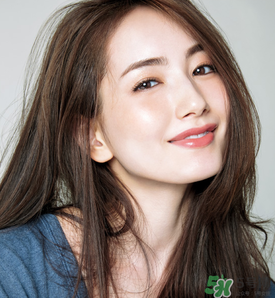 磚紅色口紅配什么妝容？磚紅色口紅適合什么妝？