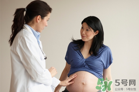 生孩子下面要剃陰毛嗎？分娩時需要剃毛嗎？
