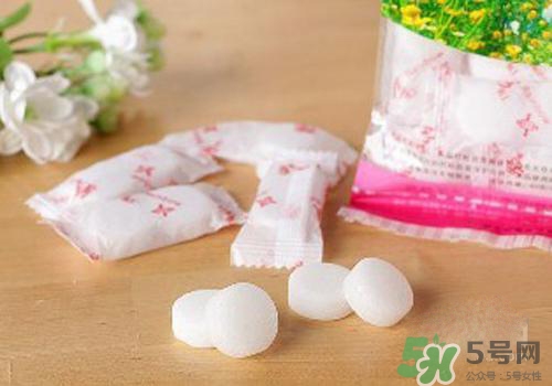 樟腦丸對(duì)跳蚤有用嗎？樟腦丸可以除跳蚤嗎？