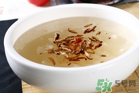 喝銀耳湯能補(bǔ)充膠原蛋白嗎？補(bǔ)充膠原蛋白的食物有哪些？