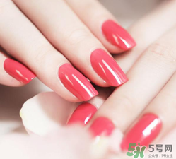 冬天涂什么顏色的指甲油好看？冬天適合什么顏色的指甲油？