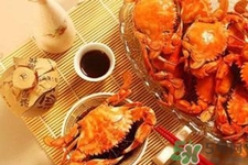 喝白酒能吃螃蟹嗎？吃螃蟹喝什么酒好？