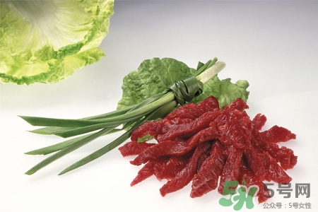 生肉臟了怎么洗才干凈？千萬(wàn)不要在水龍頭下沖洗