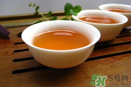 冬天喝菊花茶好嗎？冬天喝菊花茶加枸杞好嗎？