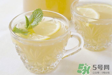 檸檬水可以用熱水泡嗎？檸檬水用涼水泡還是熱水泡？