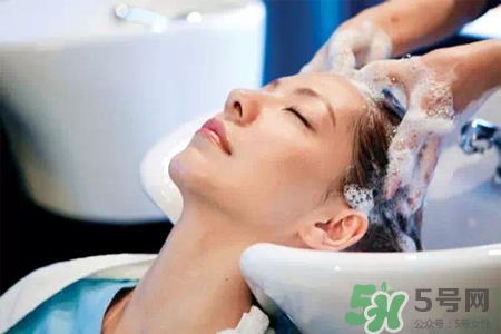 產(chǎn)后可以洗頭嗎？產(chǎn)后多久可以洗頭發(fā)？