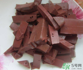 坐月子可以吃羊血嗎？坐月子能吃羊血嗎？