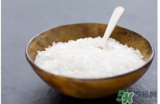 鹽水洗鼻多久見(jiàn)效？鹽水洗鼻一次洗多久？