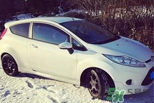 冬天早上車玻璃上的冰霜怎么弄？冬天早上車玻璃上的霧怎么弄？