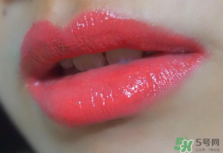 ysl和香奈兒口紅哪個(gè)好？ysl52和香奈兒43對(duì)比