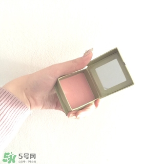 貝玲妃蒲公英蜜粉怎么用？benefit貝玲妃蒲公英蜜粉使用方法