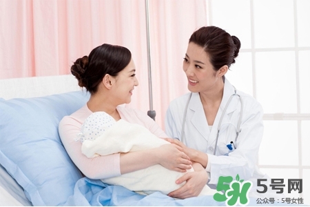 冬天哺乳穿什么？冬天哺乳期穿什么衣服喂奶好？