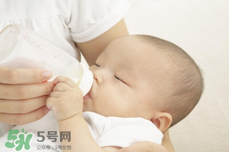 喂母乳為什么會(huì)胸部下垂？正確哺乳不會(huì)導(dǎo)致胸部下垂