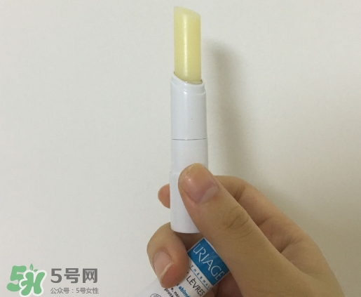 依泉和dhc唇膏哪個(gè)好？依泉唇膏和dhc唇膏哪個(gè)好？
