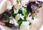 鯽魚(yú)豆腐湯的營(yíng)養(yǎng)價(jià)值 鯽魚(yú)豆腐湯的功效與作用及做法