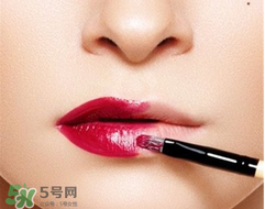 唇彩保質(zhì)期一般是多久？唇彩過期了還能用嗎？