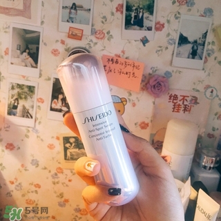 資生堂新透白精華和小燈泡哪個(gè)好？資生堂新透白精華和小燈泡對(duì)比