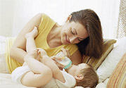 母乳和奶粉混合喂養(yǎng)好嗎？母乳和奶粉可以混在一起吃嗎？